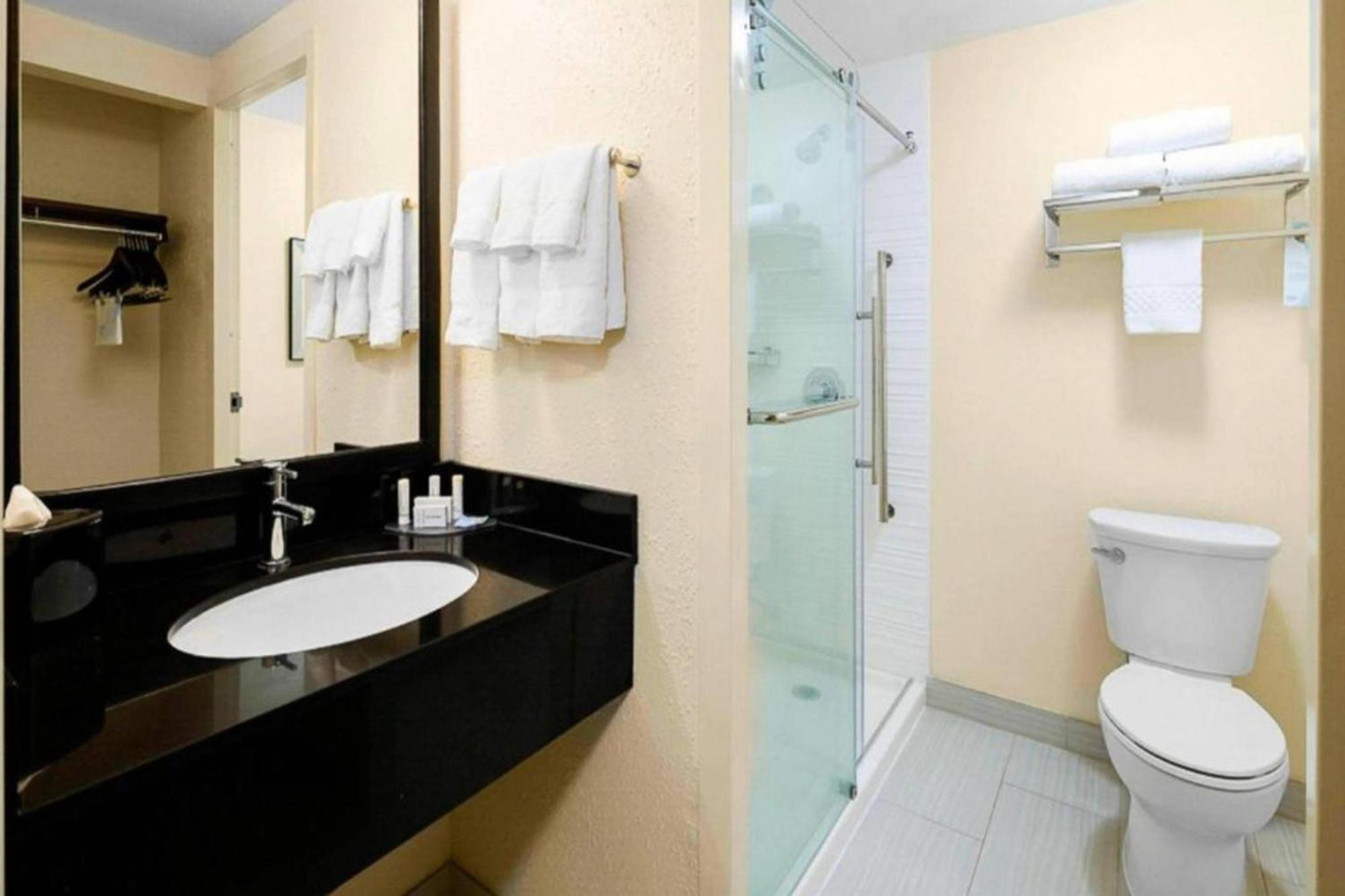 Rodeway Inn Мейкон Экстерьер фото