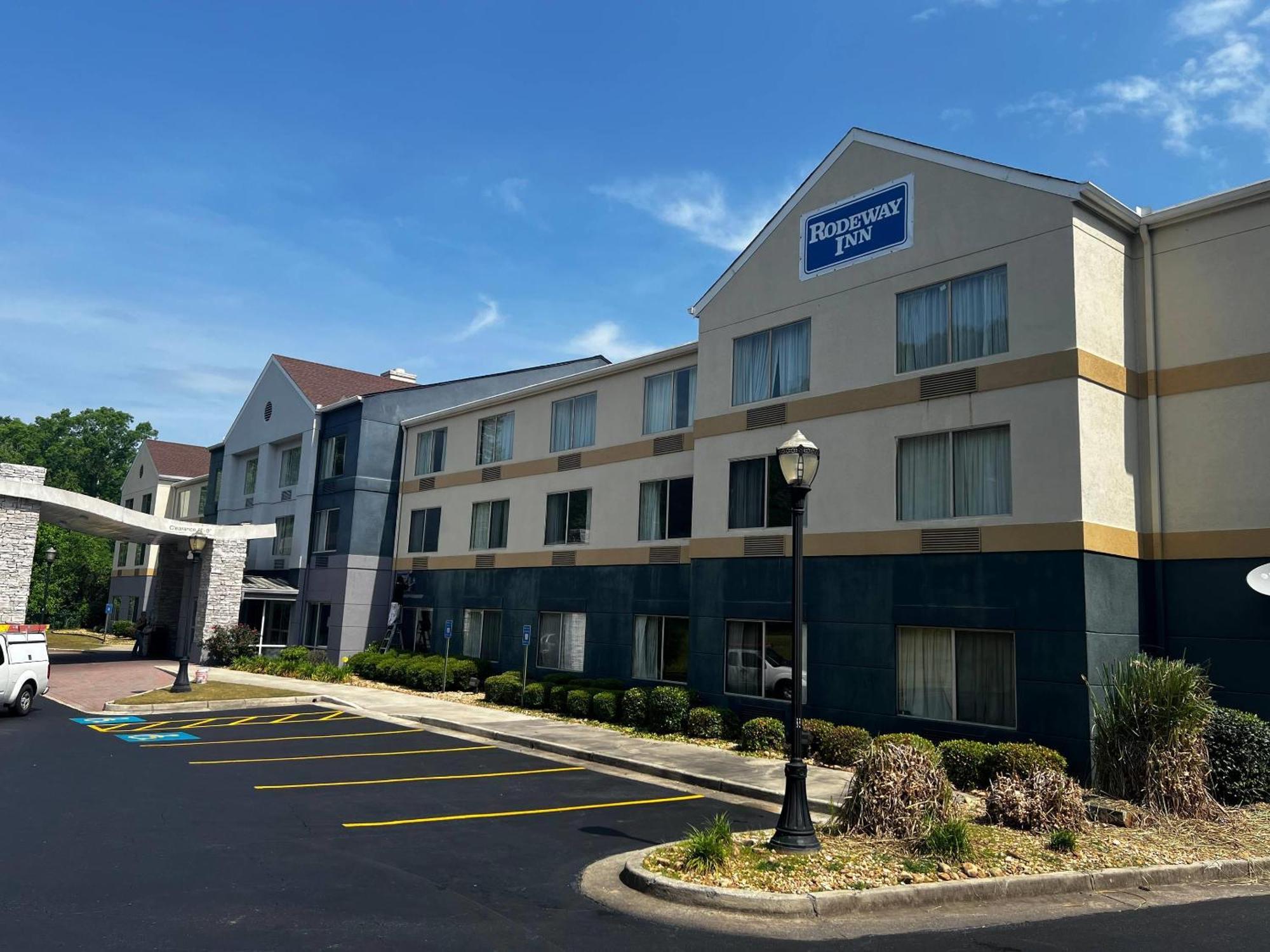 Rodeway Inn Мейкон Экстерьер фото